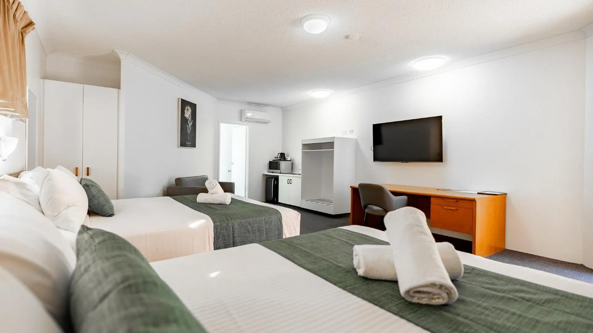 Emerald Maraboon Motor Inn 