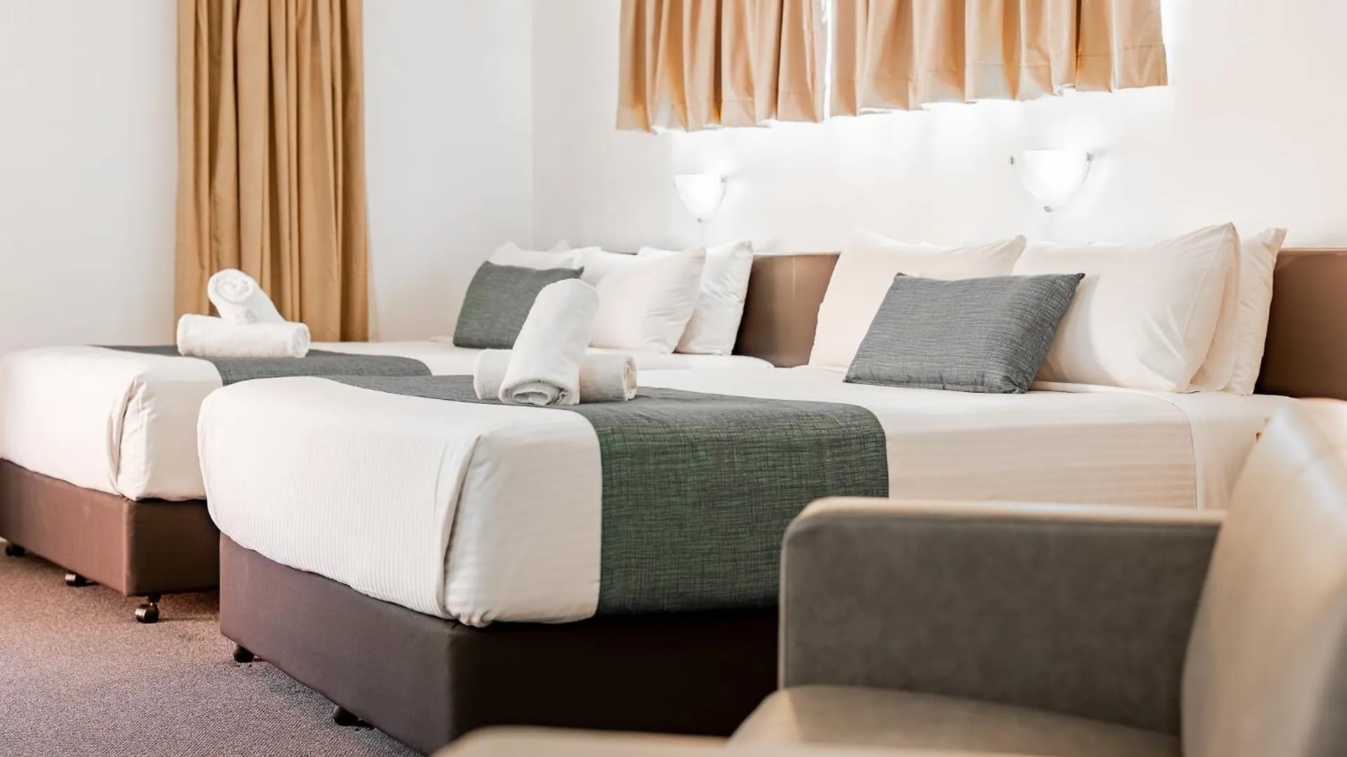 Emerald Maraboon Motor Inn 