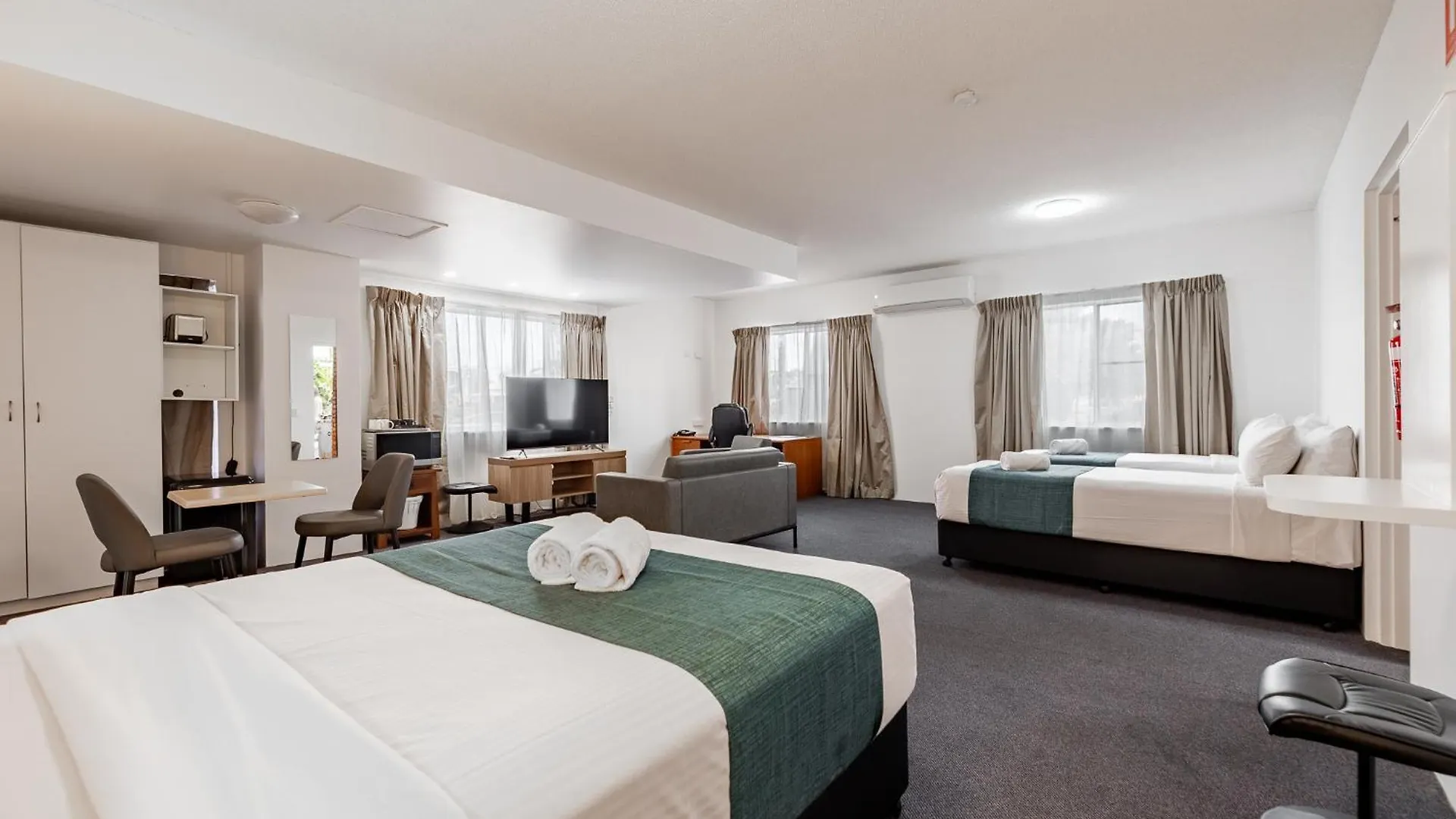 Emerald Maraboon Motor Inn 