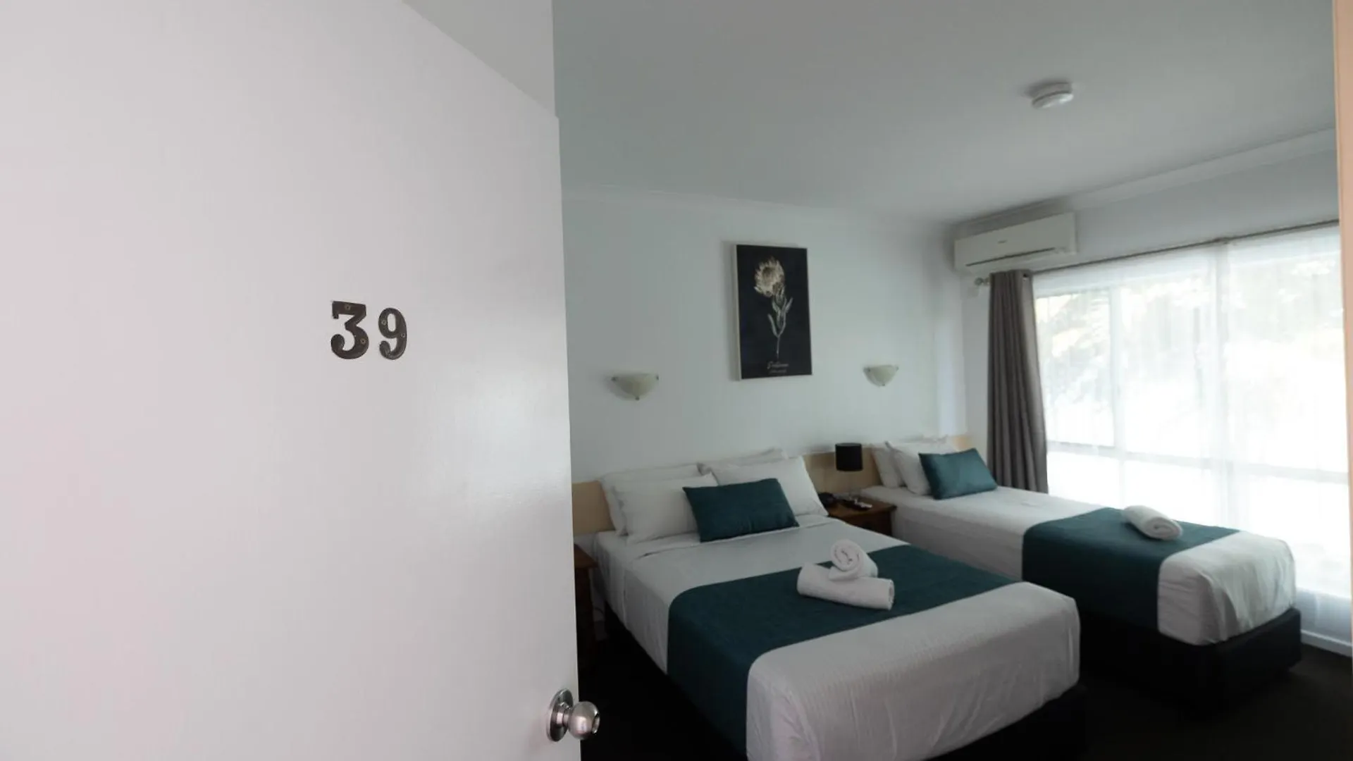 Emerald Maraboon Motor Inn 