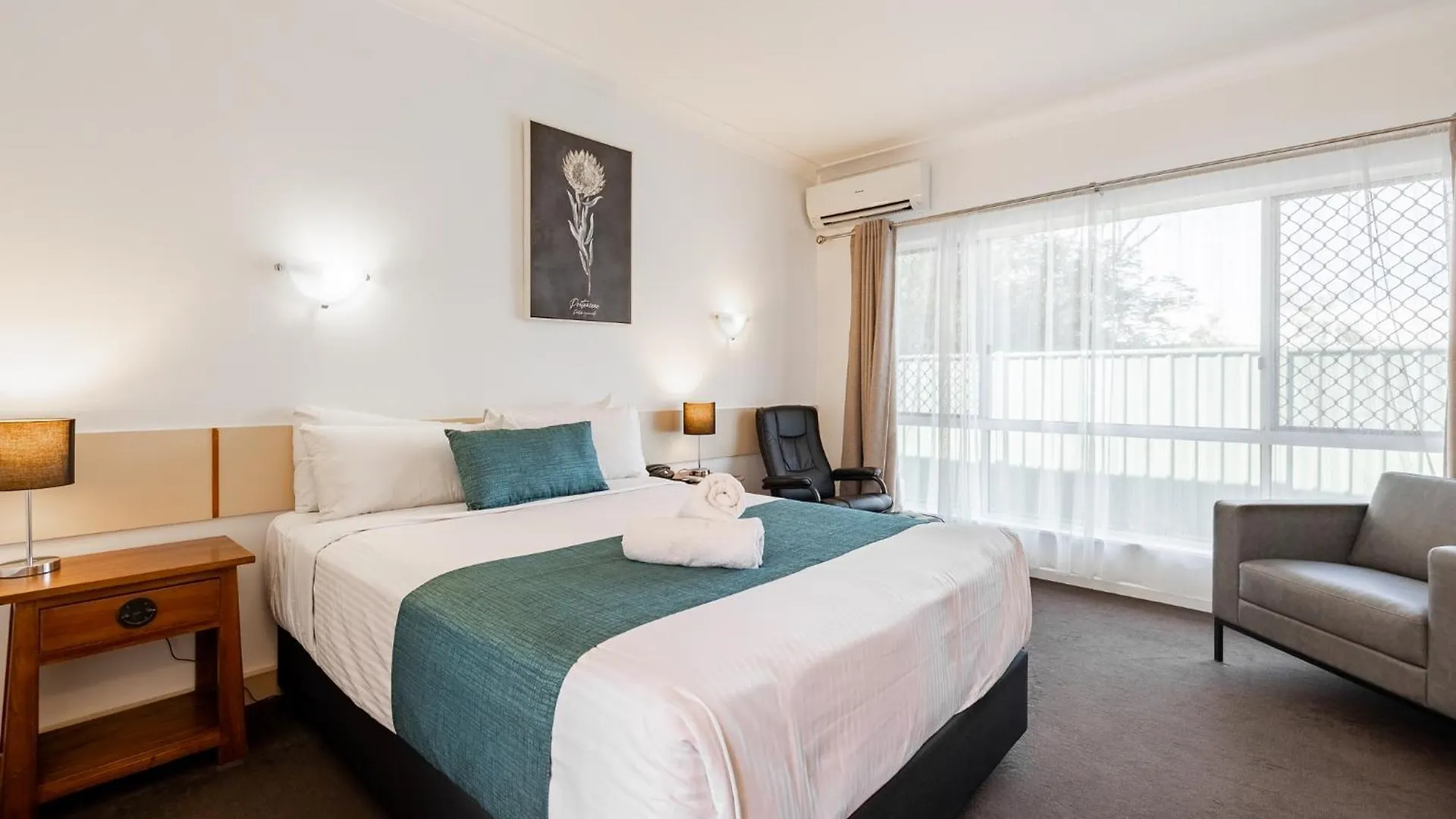 Emerald Maraboon Motor Inn 