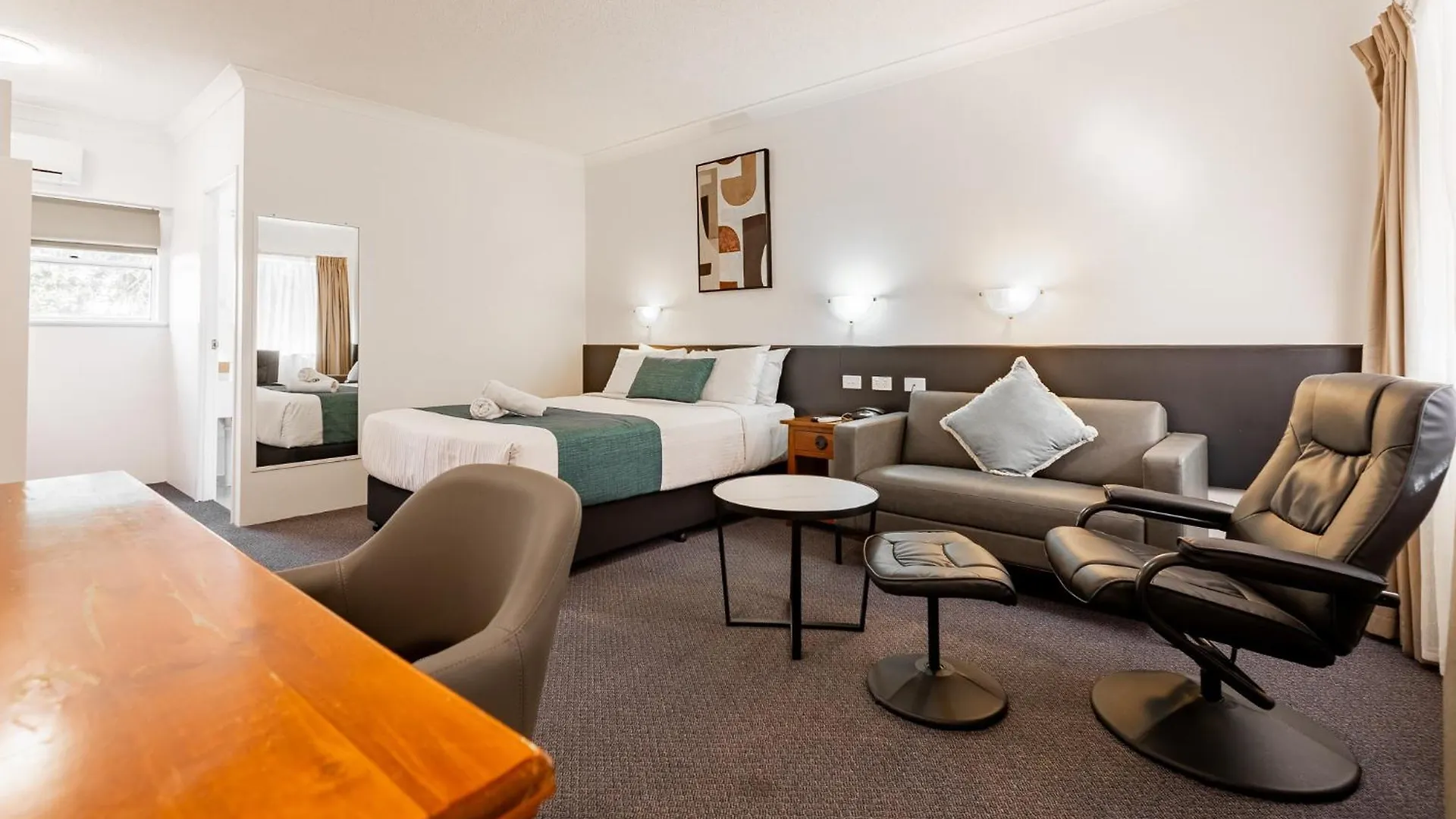 Motel Emerald Maraboon Motor Inn 